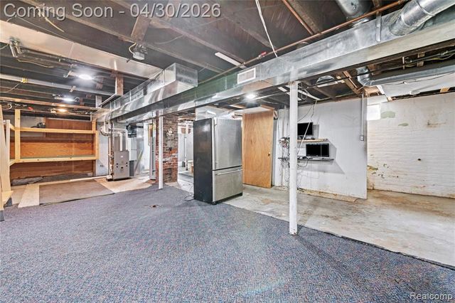 2835 Parkwood Street, Trenton, MI 48183