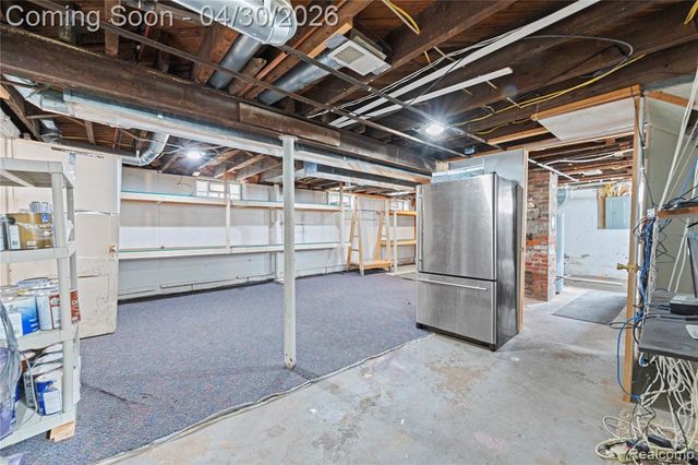 2835 Parkwood Street, Trenton, MI 48183