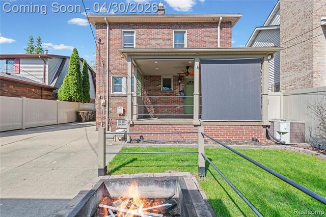 2835 Parkwood Street, Trenton, MI 48183