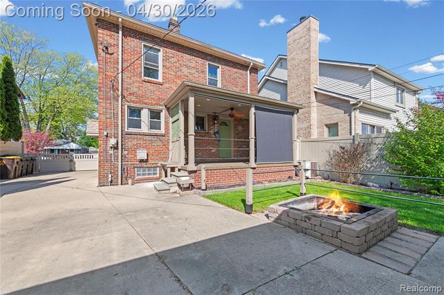 2835 Parkwood Street, Trenton, MI 48183