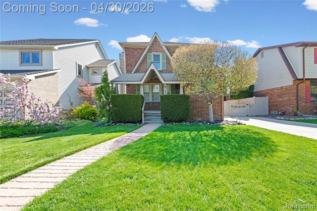 2835 Parkwood Street, Trenton, MI 48183