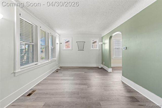 2835 Parkwood Street, Trenton, MI 48183