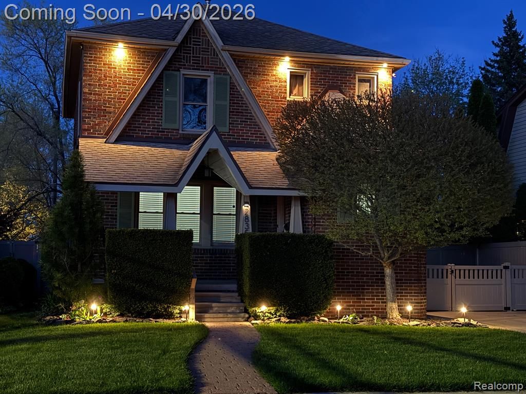 2835 Parkwood Street, Trenton, MI 48183