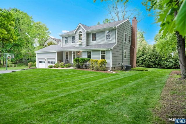 10 Carolina Place, Ridgewood, NJ 07450