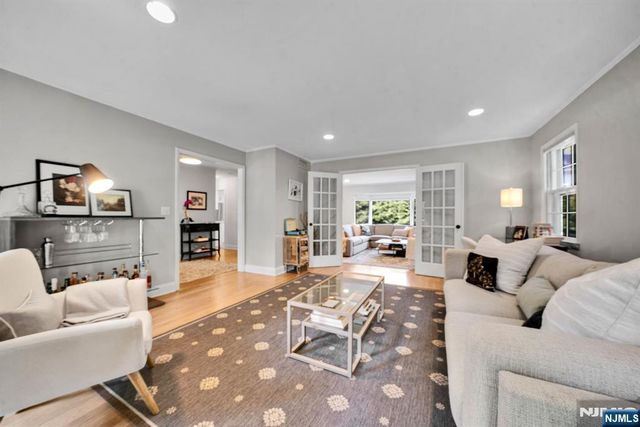 10 Carolina Place, Ridgewood, NJ 07450