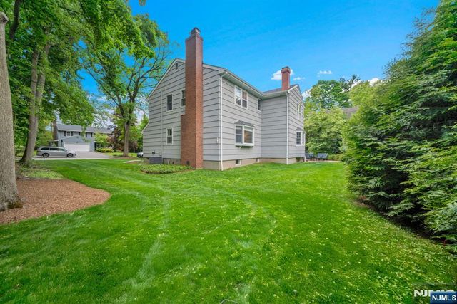10 Carolina Place, Ridgewood, NJ 07450
