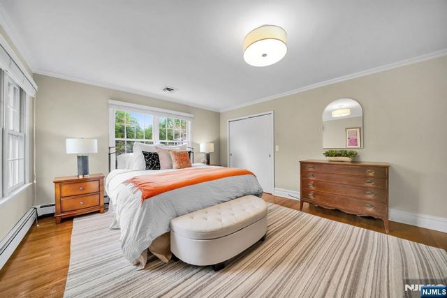 10 Carolina Place, Ridgewood, NJ 07450