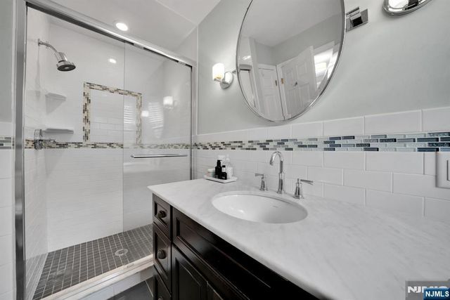 10 Carolina Place, Ridgewood, NJ 07450