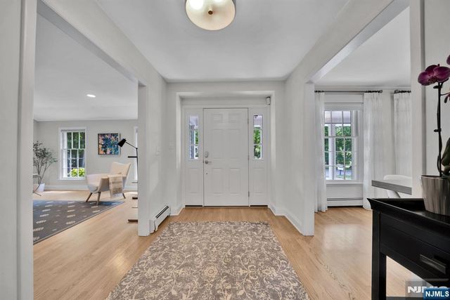 10 Carolina Place, Ridgewood, NJ 07450