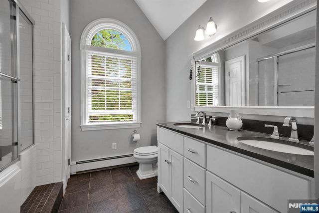 10 Carolina Place, Ridgewood, NJ 07450