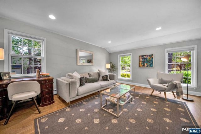 10 Carolina Place, Ridgewood, NJ 07450