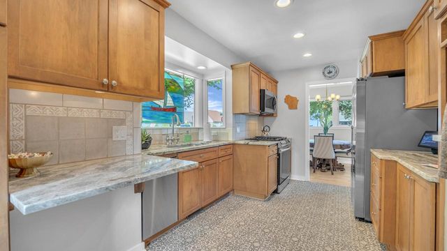 2504 Lakeshore DRIVE, Sheboygan, WI 53081