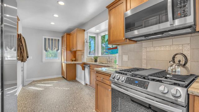 2504 Lakeshore DRIVE, Sheboygan, WI 53081