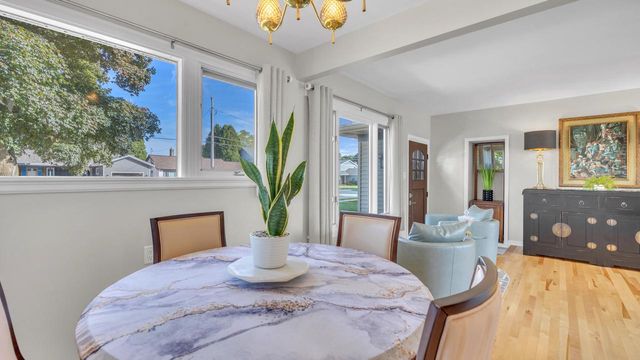 2504 Lakeshore DRIVE, Sheboygan, WI 53081