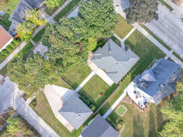 2504 Lakeshore DRIVE, Sheboygan, WI 53081