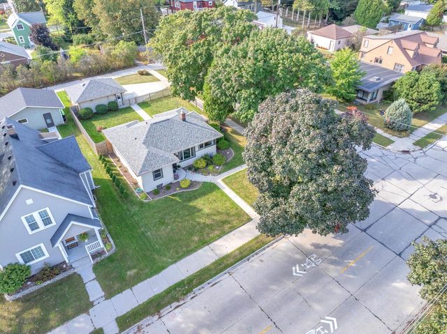 2504 Lakeshore DRIVE, Sheboygan, WI 53081