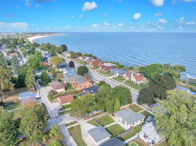 2504 Lakeshore DRIVE, Sheboygan, WI 53081