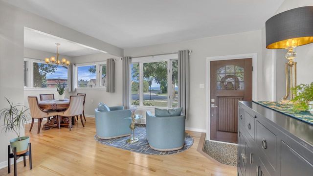 2504 Lakeshore DRIVE, Sheboygan, WI 53081