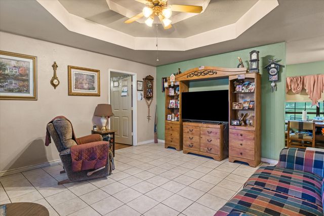 410 W Pine Street, Edgewood, TX 75117