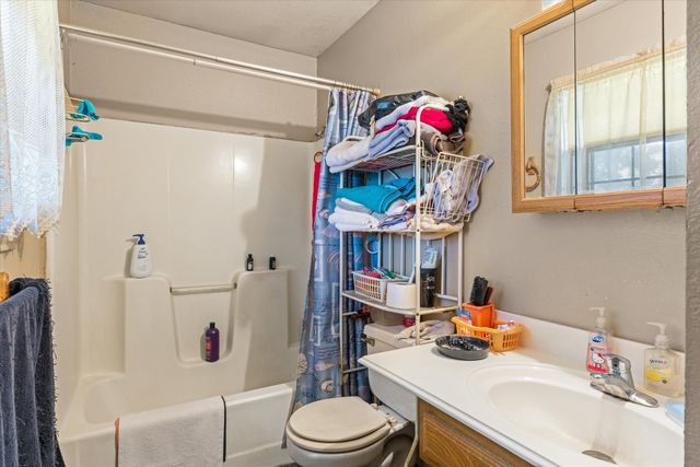410 W Pine Street, Edgewood, TX 75117