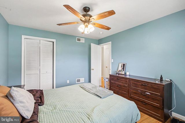 203 WHITTIER LN, Lancaster, PA 17602