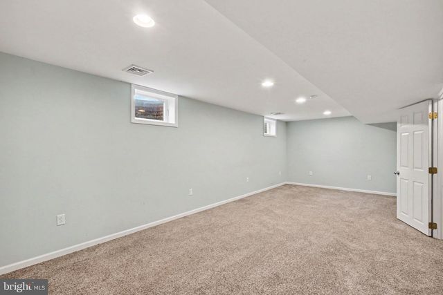 203 WHITTIER LN, Lancaster, PA 17602