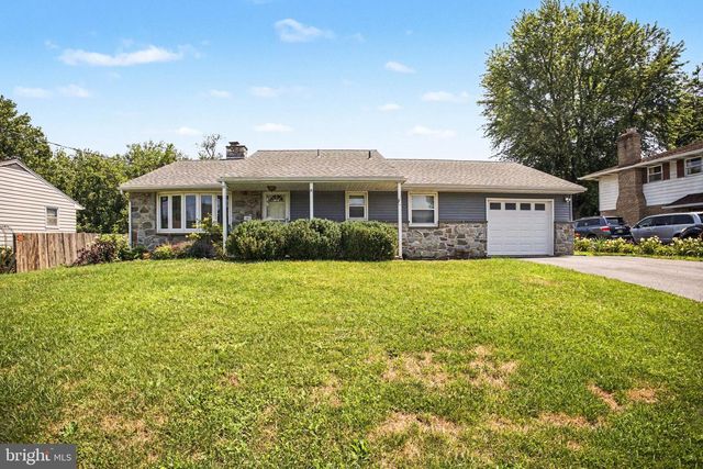 203 WHITTIER LN, Lancaster, PA 17602