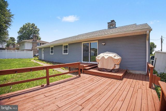203 WHITTIER LN, Lancaster, PA 17602