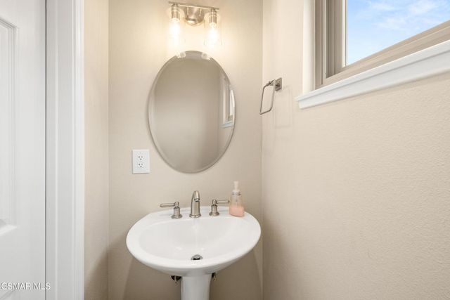 1195 Rotella Street, Newbury Park, CA 91320