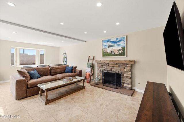 1195 Rotella Street, Newbury Park, CA 91320