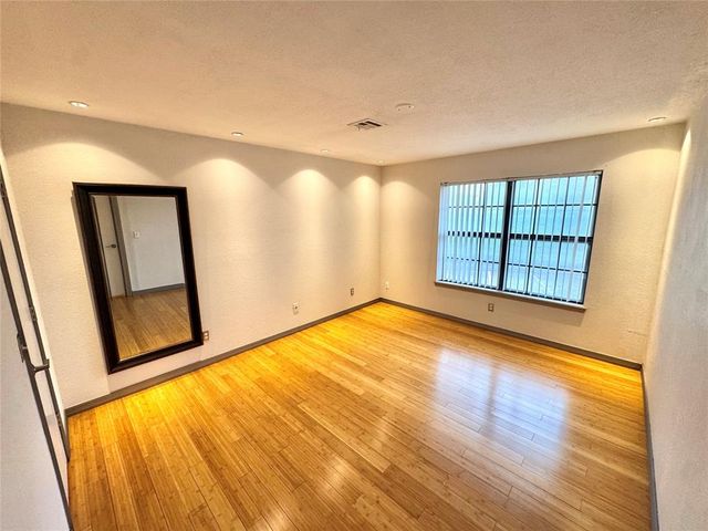 4400 Hemingway Drive 202, Oklahoma City, OK 73118