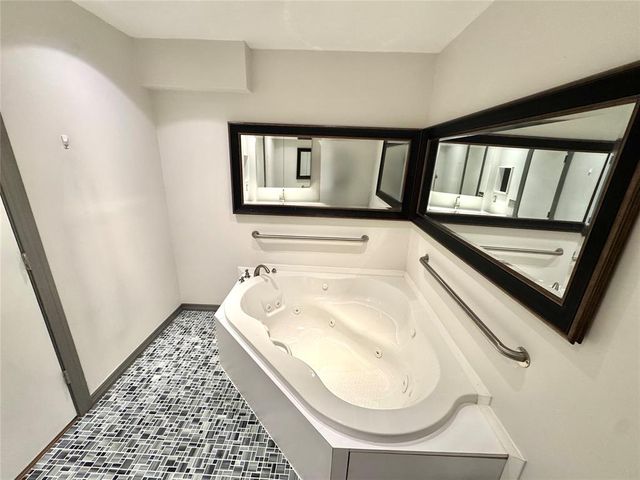 4400 Hemingway Drive 202, Oklahoma City, OK 73118