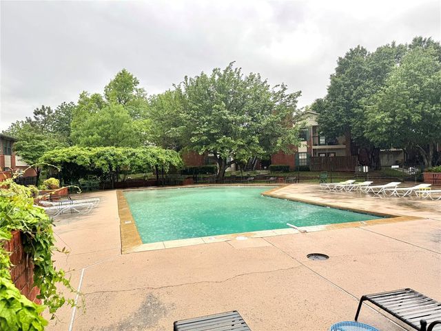 4400 Hemingway Drive 202, Oklahoma City, OK 73118