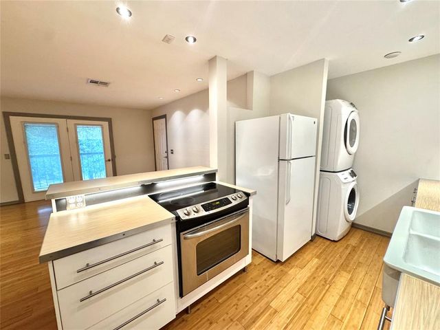 4400 Hemingway Drive 202, Oklahoma City, OK 73118