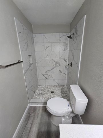 1004 Middle Drive, Fort Walton Beach, FL 32547