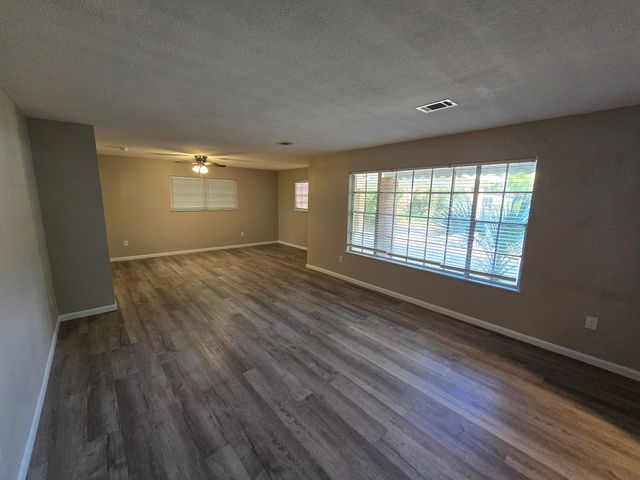 1004 Middle Drive, Fort Walton Beach, FL 32547