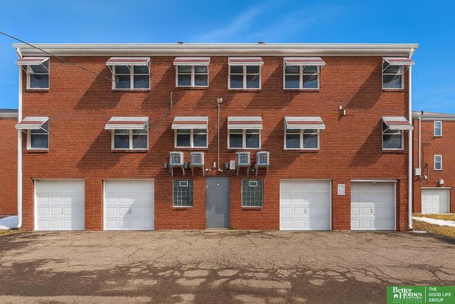 4414 N 52nd Street, Omaha, NE 68104