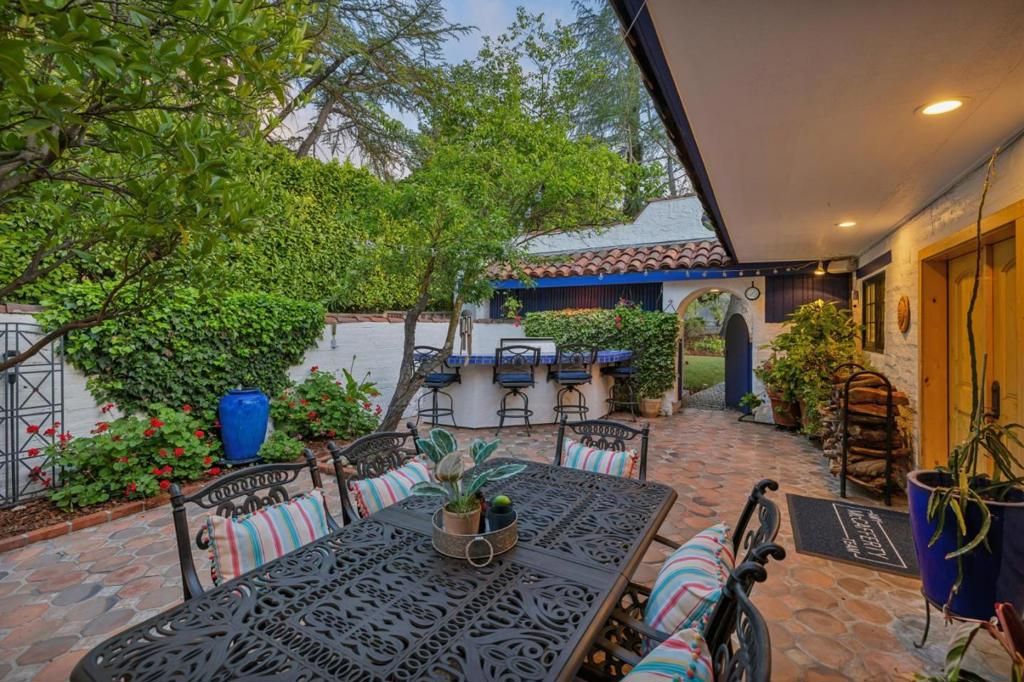 Image 11 of property listing at 237 Harding Avenue, Los Gatos, CA 95030