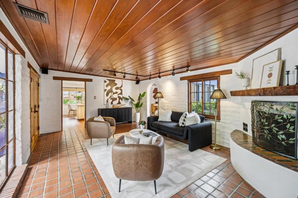 Image 19 of property listing at 237 Harding Avenue, Los Gatos, CA 95030