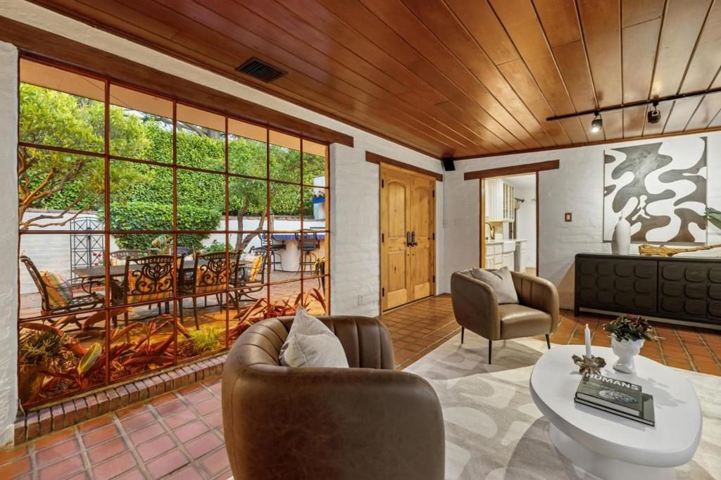 Image 20 of property listing at 237 Harding Avenue, Los Gatos, CA 95030