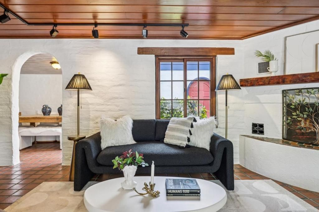 Image 21 of property listing at 237 Harding Avenue, Los Gatos, CA 95030