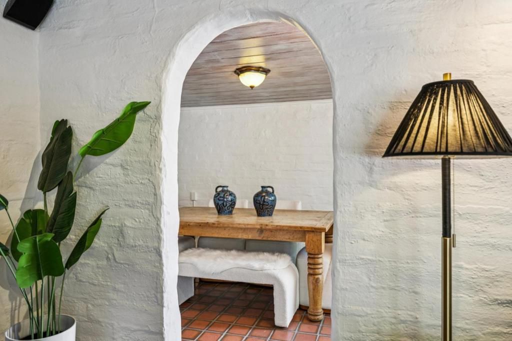 Image 24 of property listing at 237 Harding Avenue, Los Gatos, CA 95030