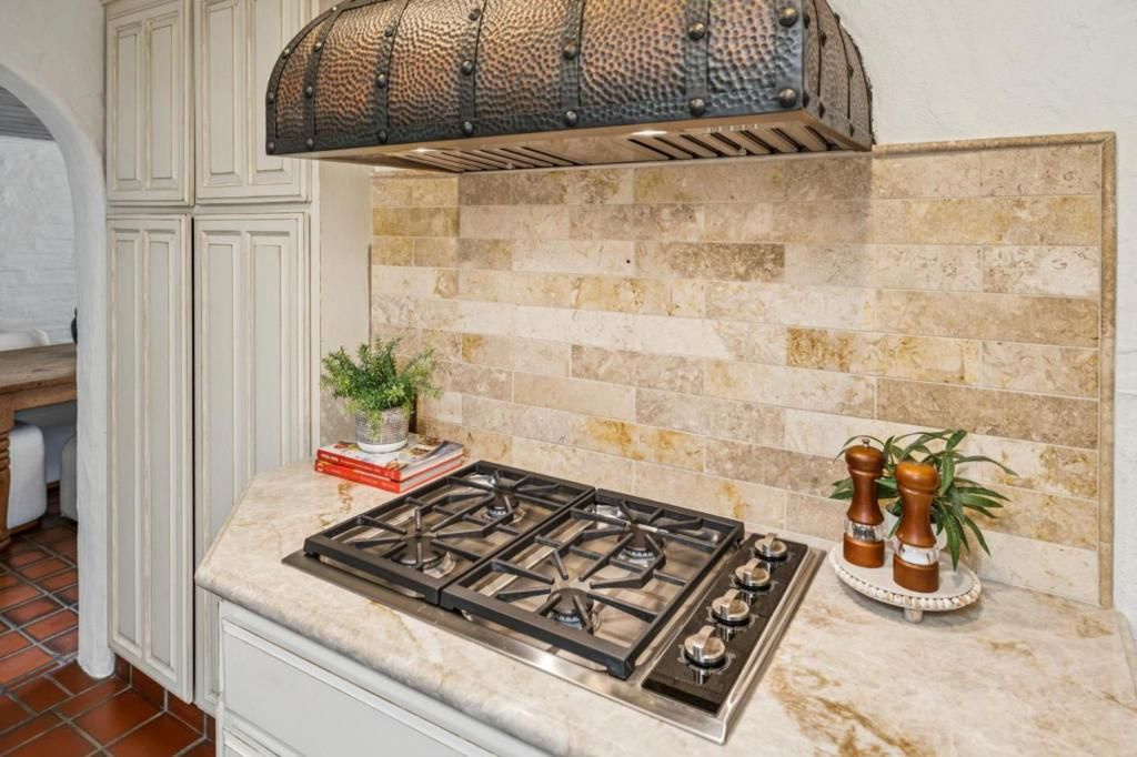 Image 33 of property listing at 237 Harding Avenue, Los Gatos, CA 95030