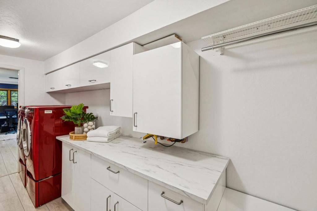 Image 61 of property listing at 237 Harding Avenue, Los Gatos, CA 95030