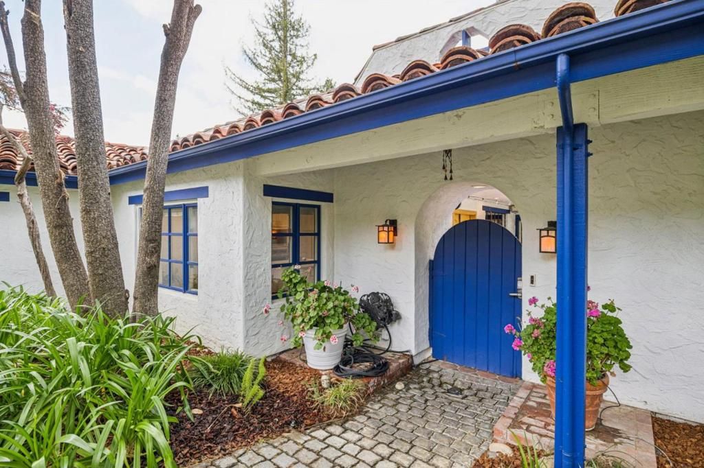 Image 7 of property listing at 237 Harding Avenue, Los Gatos, CA 95030