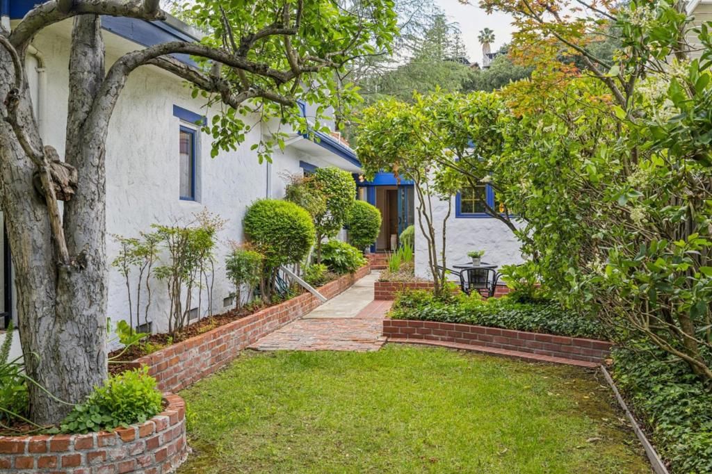 Image 78 of property listing at 237 Harding Avenue, Los Gatos, CA 95030