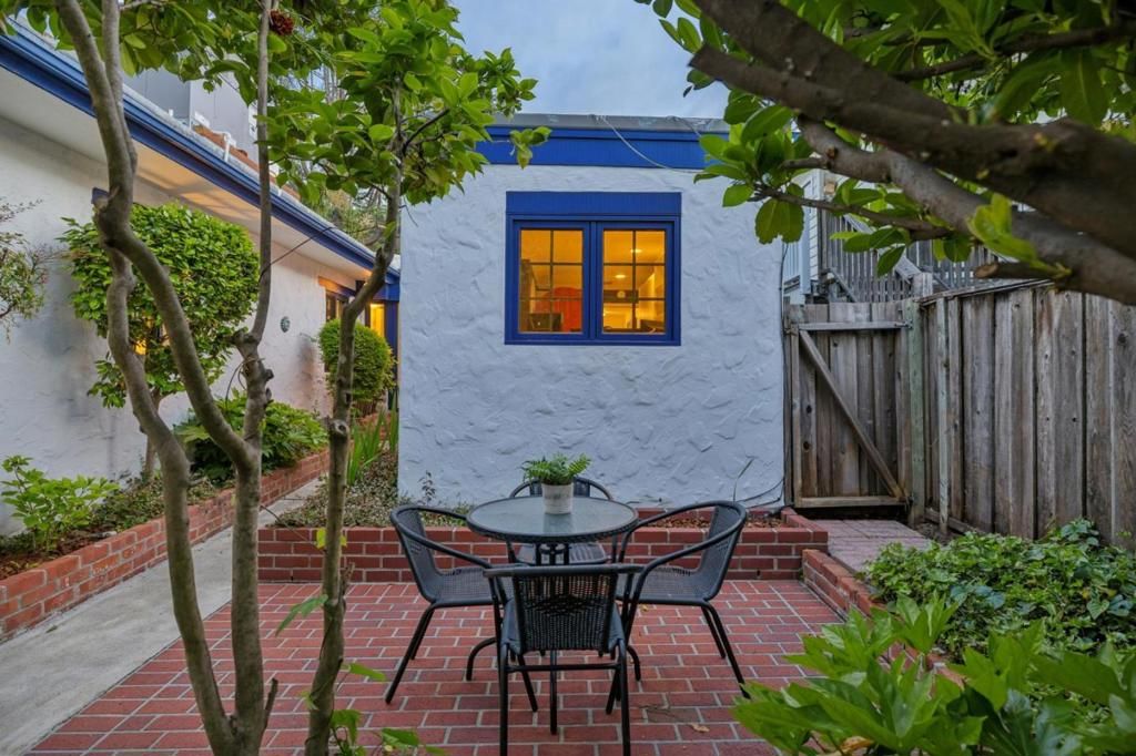 Image 81 of property listing at 237 Harding Avenue, Los Gatos, CA 95030