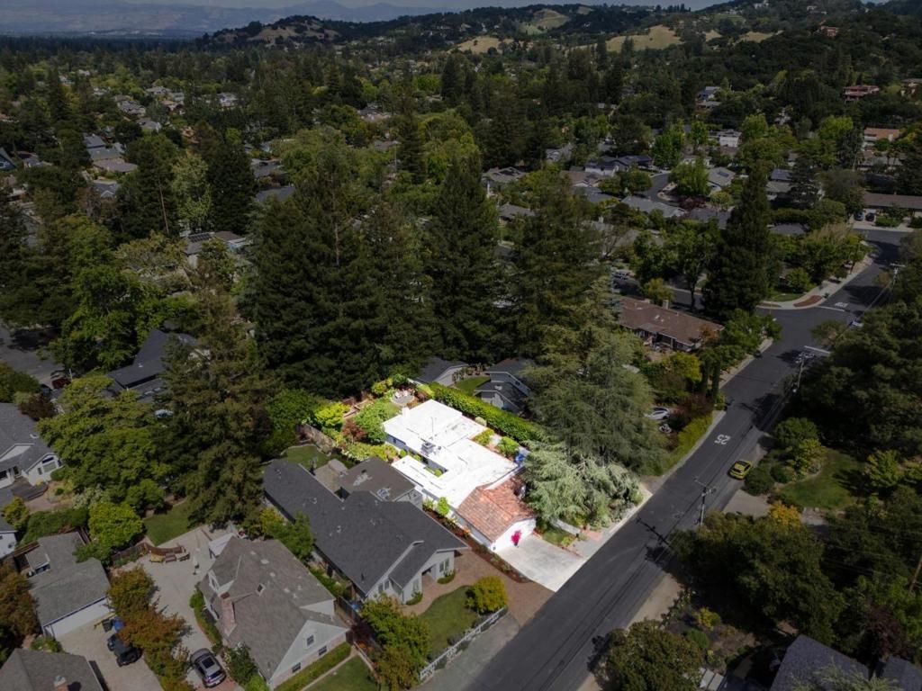 Image 83 of property listing at 237 Harding Avenue, Los Gatos, CA 95030
