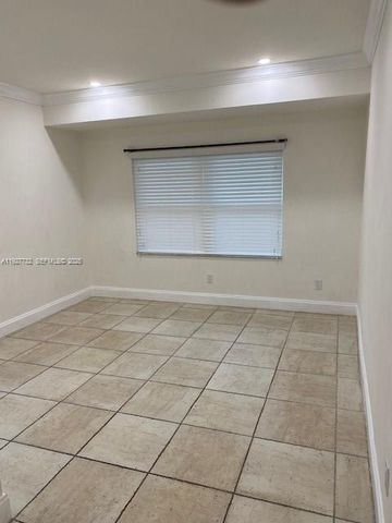 9420 SW 55th St 2, Miami, FL 33165