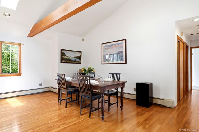 3 Finnin Place, Bayville, NY 11709